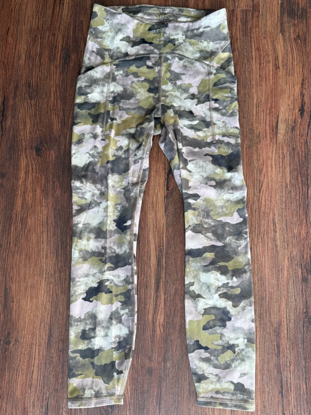 Lululemon Athletica Sz 4 Power Thru High Rise 25” Heritage Camo $128 RV EUC